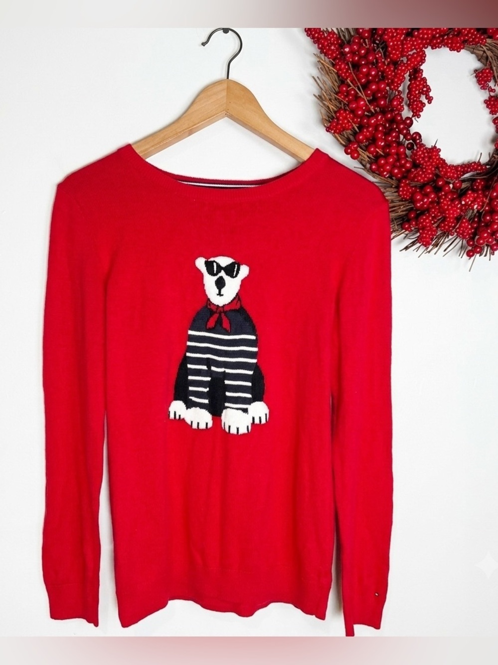 Tommy Hilfiger Womens Polar Bear Graphic Crewneck Sweater Eclectic SMALL Red
